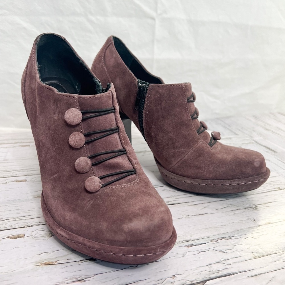 CROWN by BORN Leather Button Detail Heeled booties / Vintage inspired